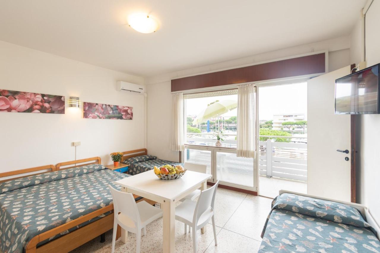 Yachting Residence Lignano Sabbiadoro Bagian luar foto