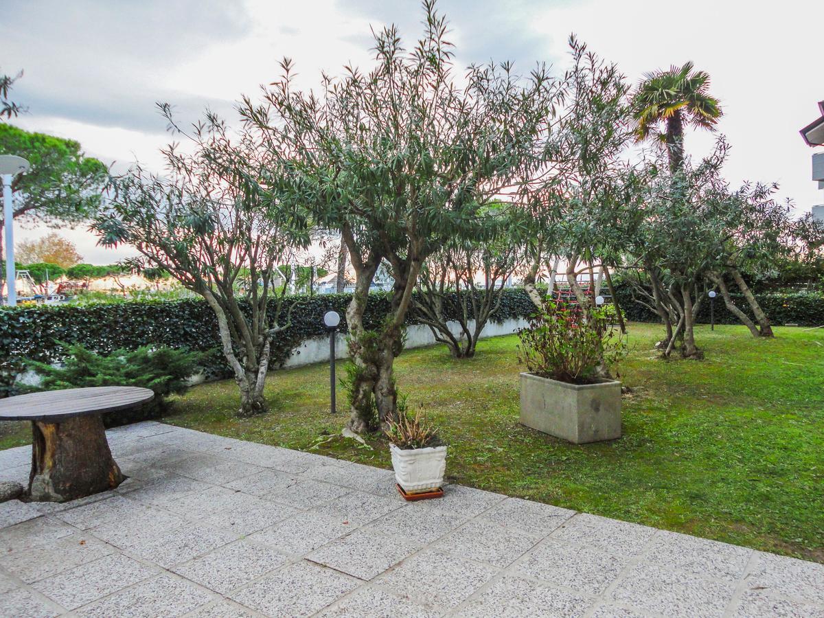Yachting Residence Lignano Sabbiadoro Bagian luar foto