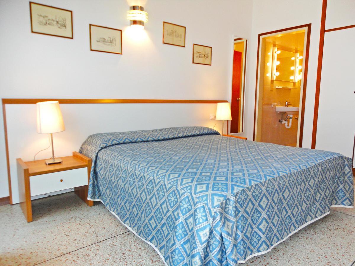 Yachting Residence Lignano Sabbiadoro Bagian luar foto