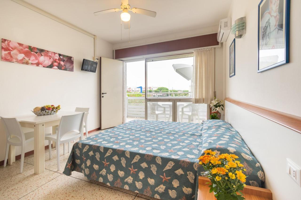 Yachting Residence Lignano Sabbiadoro Bagian luar foto