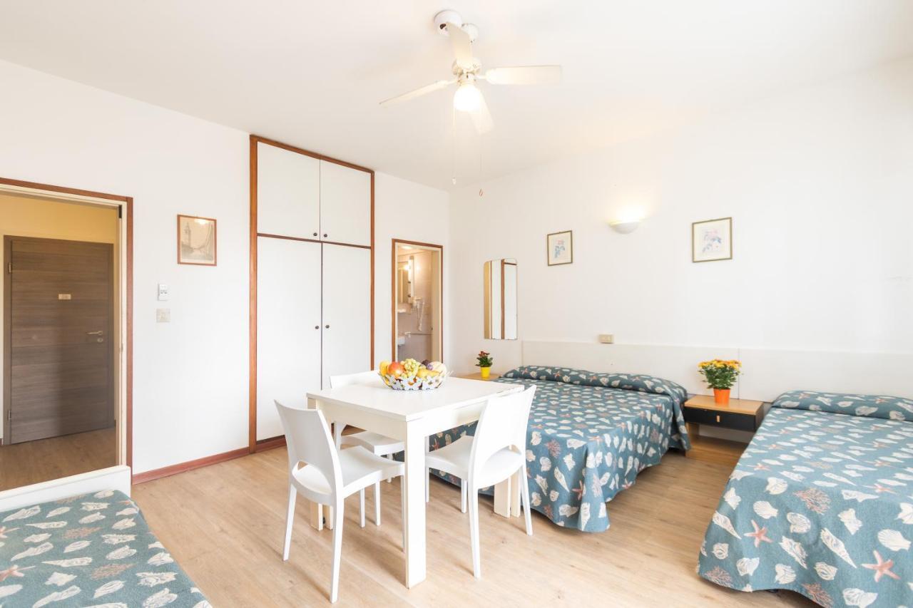 Yachting Residence Lignano Sabbiadoro Bagian luar foto