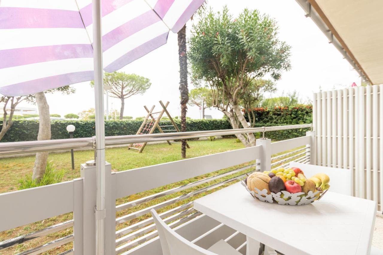 Yachting Residence Lignano Sabbiadoro Bagian luar foto