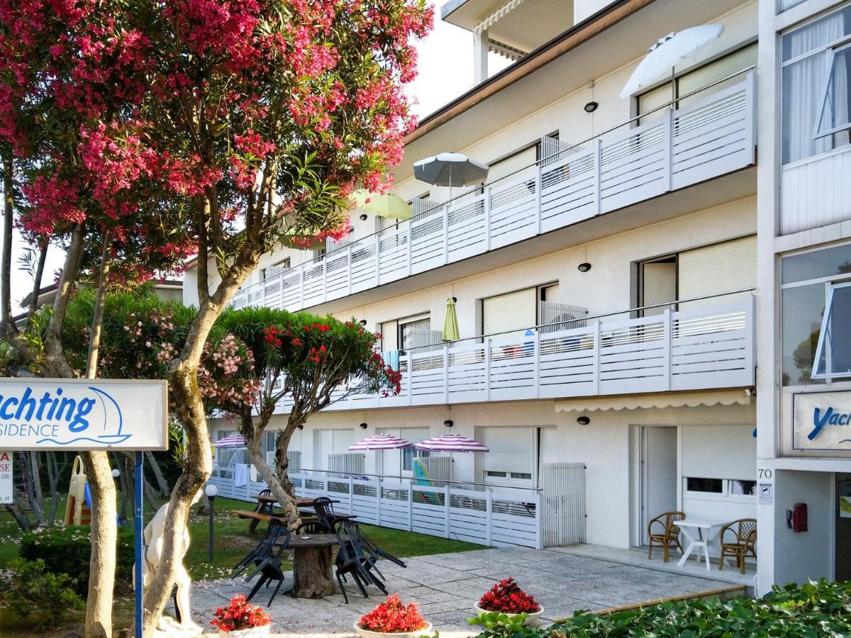 Yachting Residence Lignano Sabbiadoro Bagian luar foto